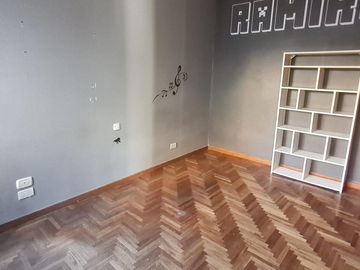 PH de 3 ambientes con altillo y patio con parrilla –En Venta