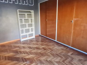 PH de 3 ambientes con altillo y patio con parrilla –En Venta