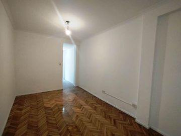 2 Amb frente - Balcón c/ Vista Abierta - Excelente Ubicación