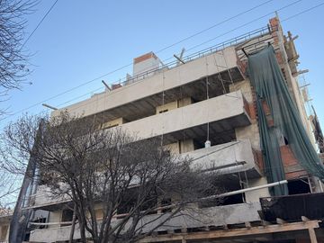 Departamento en venta 2 dorm, 2 baños y gran balcón! 105 mts propios / Op. cochera - General Paz