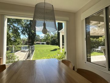 Casa en  Country Club Los Cardales con vista a golf