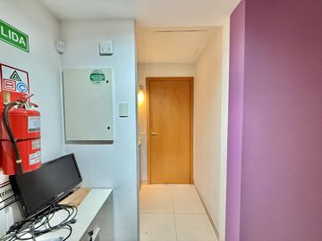 Muy linda oficina  en  Vicente López Piso 7 vista al rio.