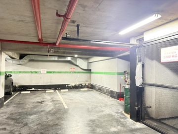 Muy linda oficina  en  Vicente López Piso 7 vista al rio.