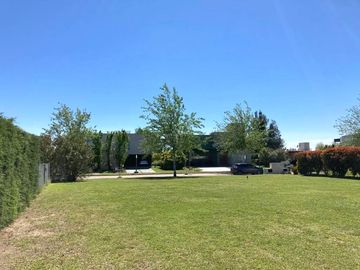 Terreno en venta en Barrio Privado Aguadas, Funes | 973 m² | Entorno consolidado y posesión inmediata
