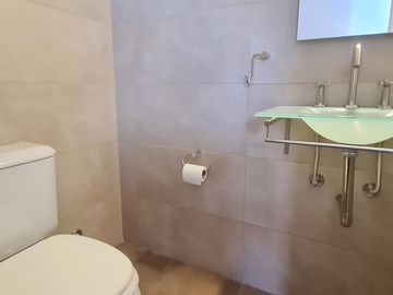 Hermoso Departamento de 2 Ambientes en Dúplex con Cochera- En Venta