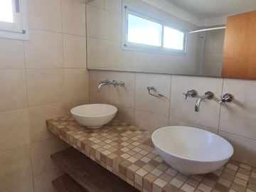 Hermoso Departamento de 2 Ambientes en Dúplex con Cochera- En Venta