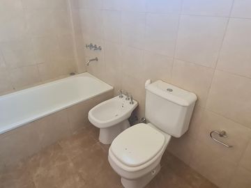 Hermoso Departamento de 2 Ambientes en Dúplex con Cochera- En Venta