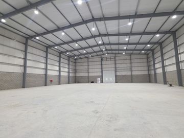 Nave Industrial en Alquiler 2000 m2 Berazategui a estrenar
