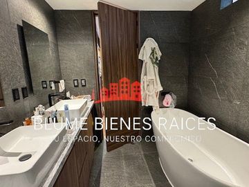 Renta moderno departamento amueblado con terraza