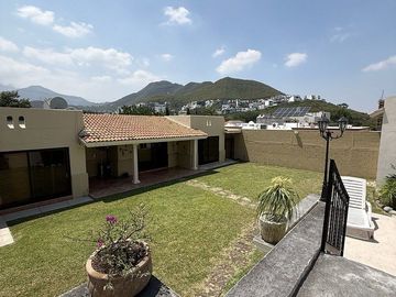 CASA EN VENTA ZONA CARRETERA NACIONAL (CAMPESTRE BUGAMBILIAS)