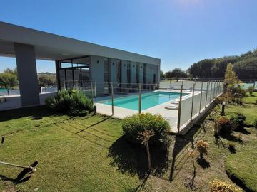 Duplex a la Venta en Torrentes de Manantiales - 2 Dorm con SUM  y  Pileta