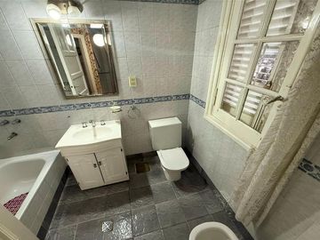 VENTA - Casa de 3 dormitorios con patio y cochera. Arroyito, Rosario.