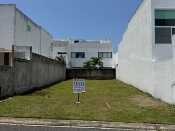 Venta de terreno en Residencial Lomas de la Rioja, Riviera Veracruzana