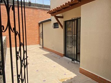 Casa Comercial Renta Pinares Pereira