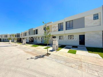 Zen Life Casa en Condominio con 4 Recámaras y Amenidades en Querétaro RAH2526