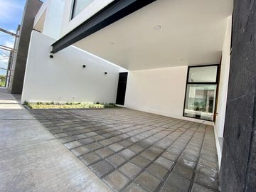 Casa en venta en mexicaltzingo, a 5 min de galerías Metepec