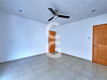 Departamento en Renta en Cancún en Residencial Mediterraneé con Terraza y 3 Recámaras