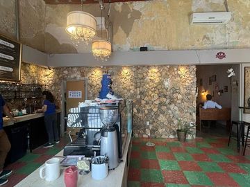 ESPACIOSO LOCAL EN RENTA EN EL CENTRO HISTÓRICO DE CAMPECHE, CAMPECHE