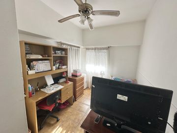 Casa en Venta de 4 dormitorio. Patio con parrilla. Lavadero. Cochera. Centro Zarate