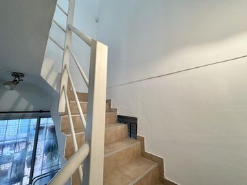 Casa en Venta de 4 dormitorio. Patio con parrilla. Lavadero. Cochera. Centro Zarate