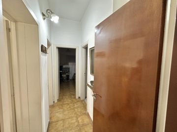 Casa en Venta de 4 dormitorio. Patio con parrilla. Lavadero. Cochera. Centro Zarate