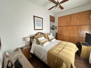 Casa en Venta de 4 dormitorio. Patio con parrilla. Lavadero. Cochera. Centro Zarate