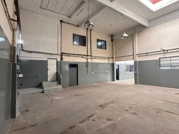 Galpón - Depósito de 1100 m2 en Lomas del Mirador - ALQUILER