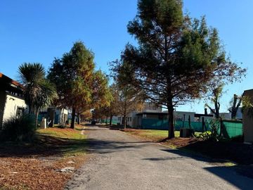 OPORTUNIDAD. Terreno en barrio privado Brujas