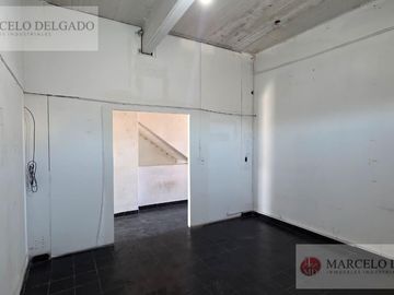 Deposito - galpón  de 250 m2  en Parque Patricios en Alquiler