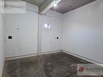Deposito - galpón  de 250 m2  en Parque Patricios en Alquiler