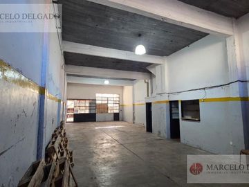 Deposito - galpón  de 250 m2  en Parque Patricios en Alquiler