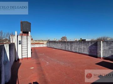 Deposito - galpón  de 250 m2  en Parque Patricios en Alquiler
