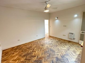 Departamento 51 Nº 664 entre 8 y 9 6to B