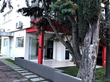 Duplex 4 ambientes en Canning