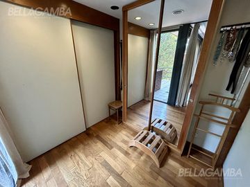 CASA VENTA VICENTE LÓPEZ 7 AMBIENTES PISCINA JARDIN COCHERA