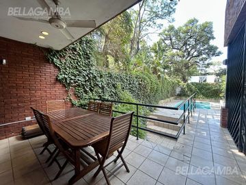 CASA VENTA VICENTE LÓPEZ 7 AMBIENTES PISCINA JARDIN COCHERA