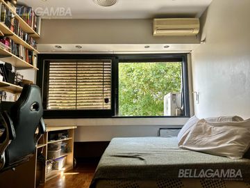 CASA VENTA VICENTE LÓPEZ 7 AMBIENTES PISCINA JARDIN COCHERA