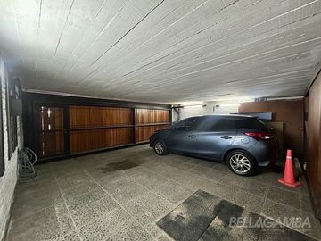 CASA VENTA VICENTE LÓPEZ 7 AMBIENTES PISCINA JARDIN COCHERA