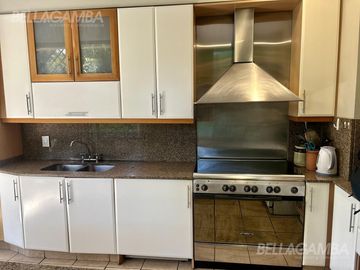 CASA VENTA VICENTE LÓPEZ 7 AMBIENTES PISCINA JARDIN COCHERA