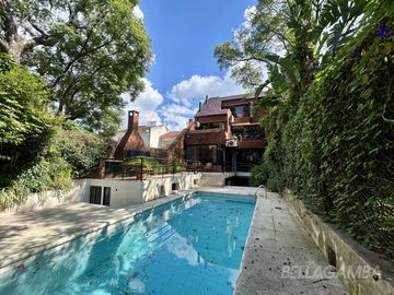 CASA VENTA VICENTE LÓPEZ 7 AMBIENTES PISCINA JARDIN COCHERA