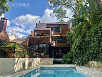 CASA VENTA VICENTE LÓPEZ 7 AMBIENTES PISCINA JARDIN COCHERA