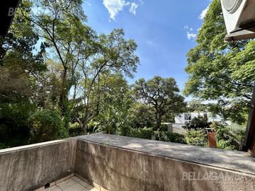 CASA VENTA VICENTE LÓPEZ 7 AMBIENTES PISCINA JARDIN COCHERA