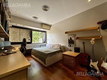 CASA VENTA VICENTE LÓPEZ 7 AMBIENTES PISCINA JARDIN COCHERA