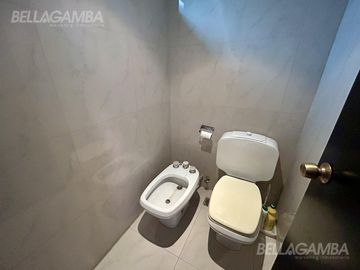 CASA VENTA VICENTE LÓPEZ 7 AMBIENTES PISCINA JARDIN COCHERA