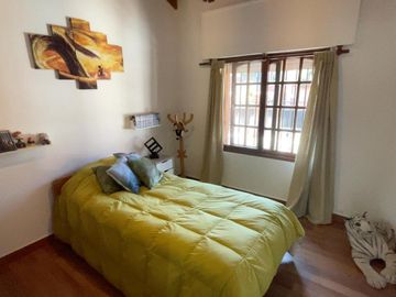 VENTA CASA 5 AMBIENTES EN VILLA ADELINA