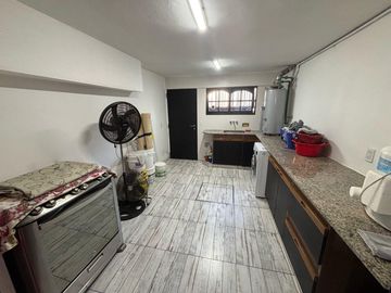VENTA CASA 5 AMBIENTES EN VILLA ADELINA