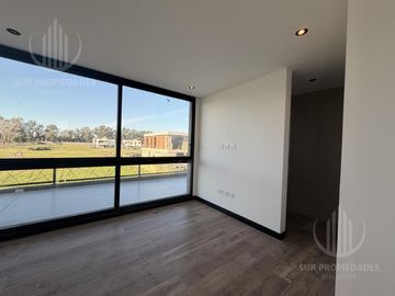 Casa a estrenar en Canning Chico