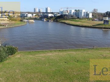 Excepcional lote en venta en Albanueva, ubicación privilegiada con las mejores vistas