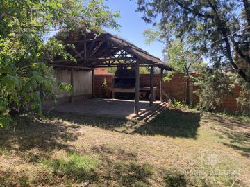 Venta Casa con amplio terreno (1430 mts) apto inversión/ subdivisión/ desarrollo