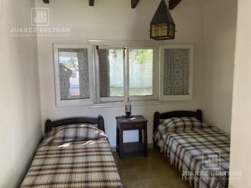 Venta Casa con amplio terreno (1430 mts) apto inversión/ subdivisión/ desarrollo